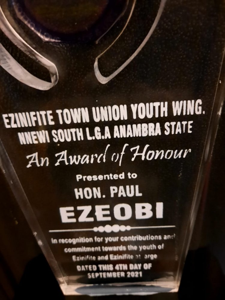 Ezinifite Town Youths Unveil New Office, Honour Ezeobi